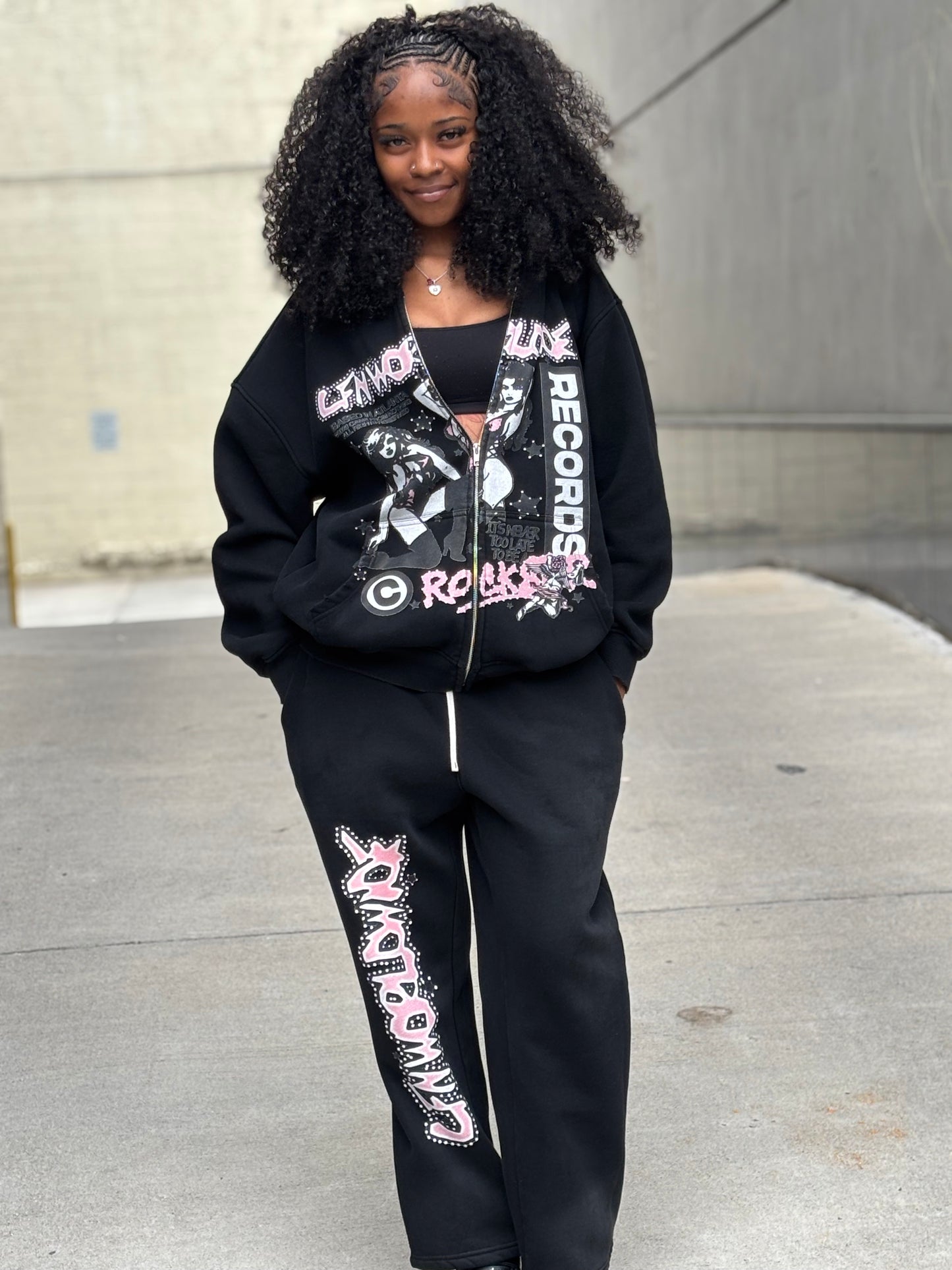 V2 BLACK SWEATSUIT