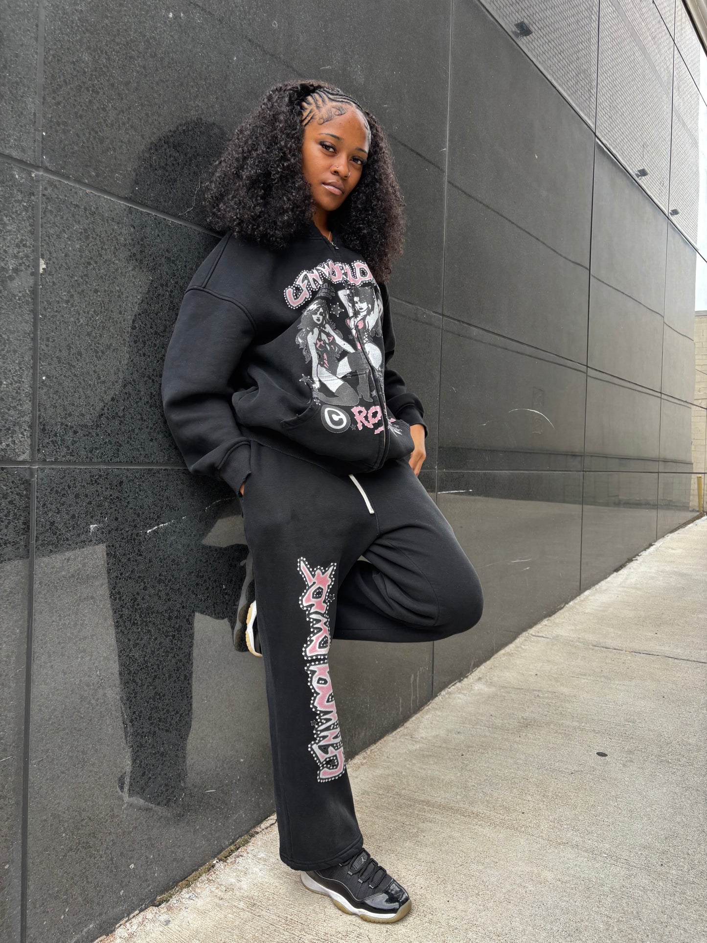 V2 BLACK SWEATSUIT