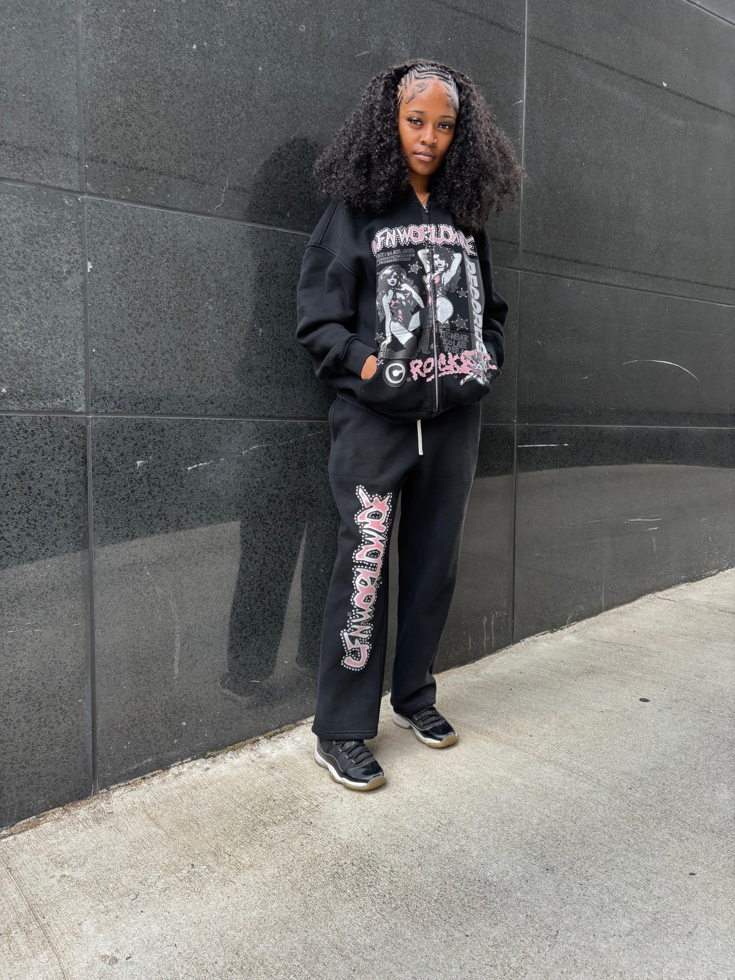 V2 BLACK SWEATSUIT