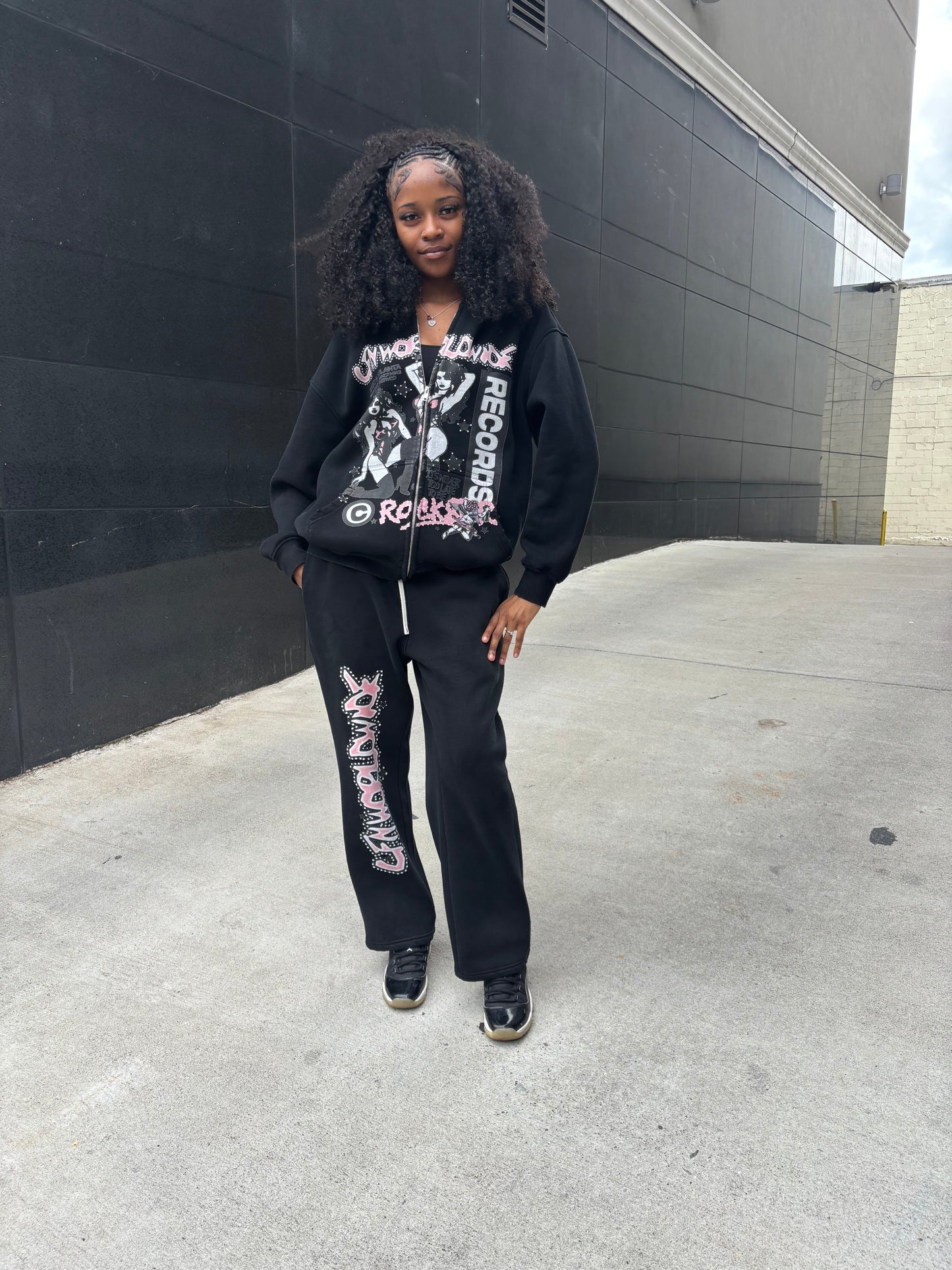 V2 BLACK SWEATSUIT